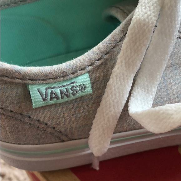 Vans- Kids size 12.5 - Picture 4 of 5